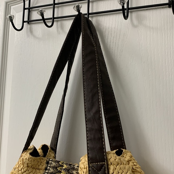 2-in-1 New York & Company Straw Convertable Bag - Picture 8 of 17